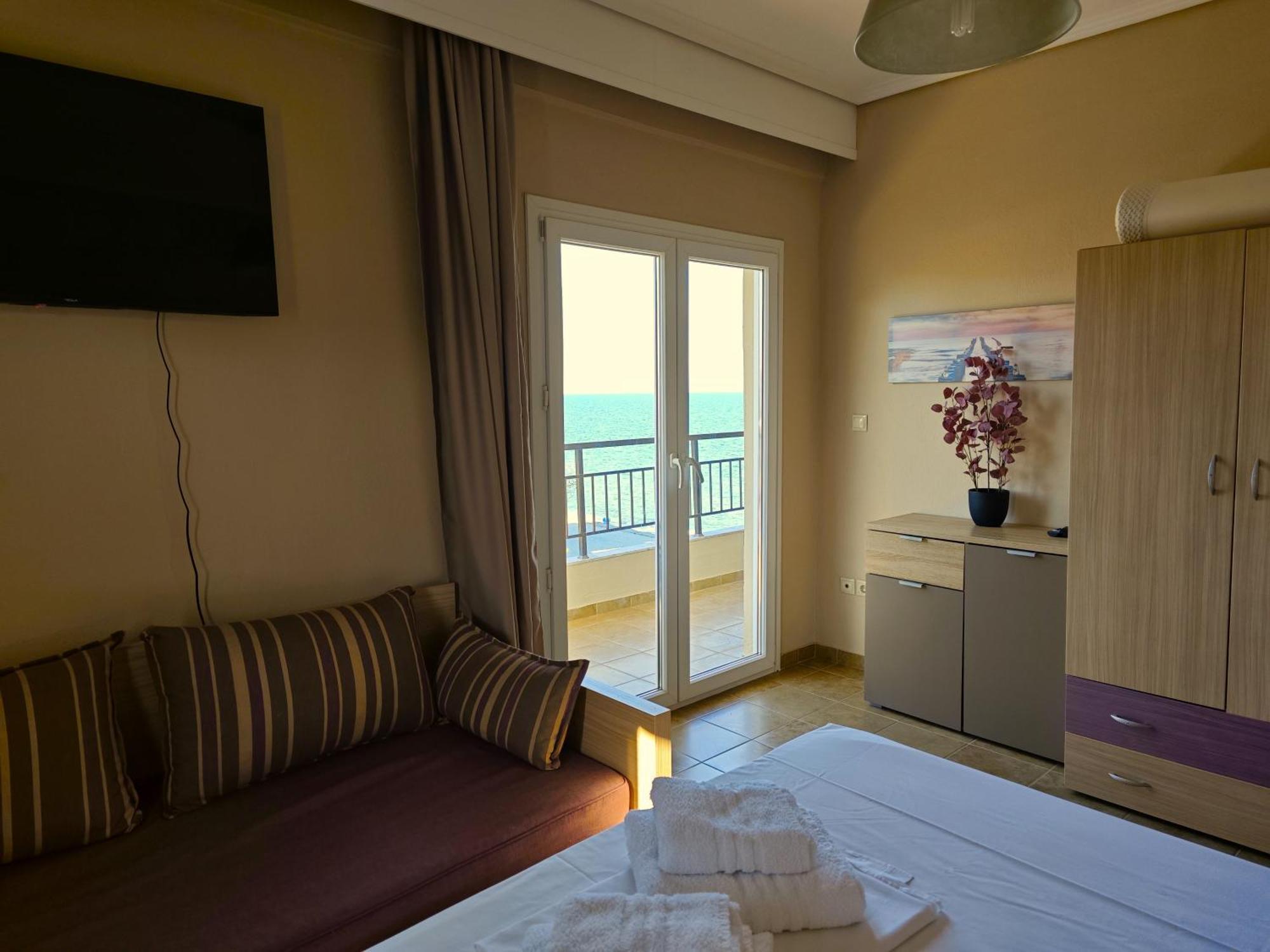 Studio Just On The Beach Паралия-Катерини Экстерьер фото