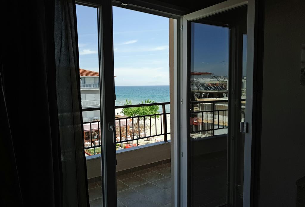 Studio Just On The Beach Паралия-Катерини Экстерьер фото
