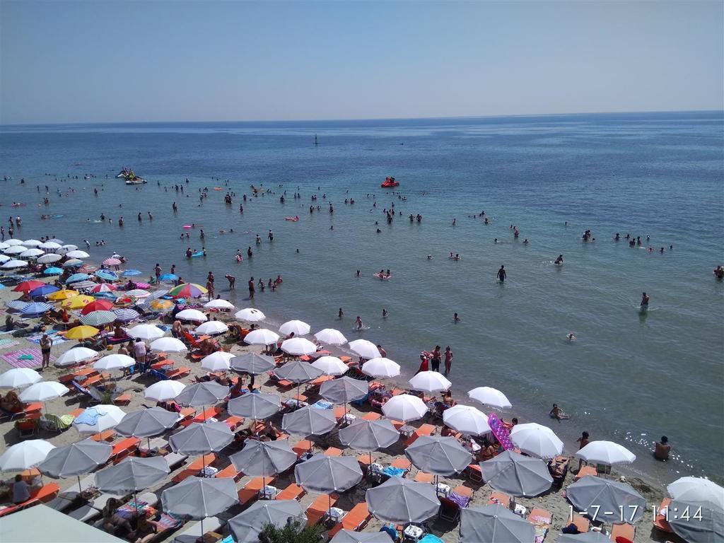 Studio Just On The Beach Паралия-Катерини Экстерьер фото